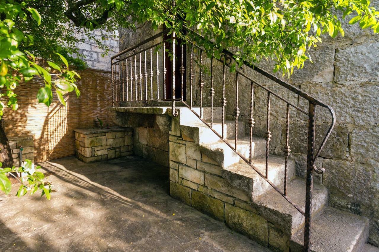 Old Small Stone House Zrnovo Exterior photo